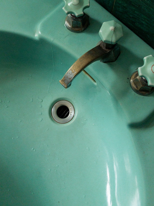 Umywalka w zielone łazience