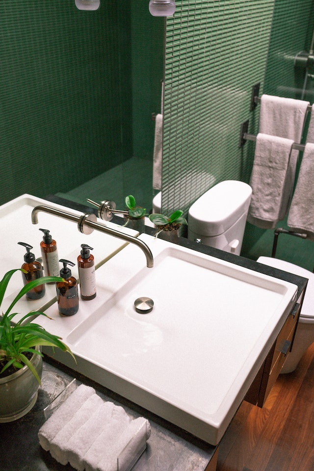 Zielona łazienka – jak ją zaprojektować?